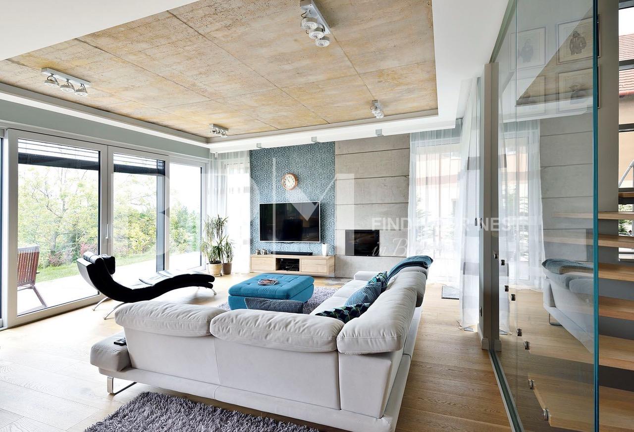 Modern-Minimal Style Villa in Buda with Swimming Pool