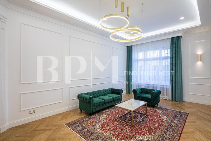 Luxury apartment for rent at Szervita square