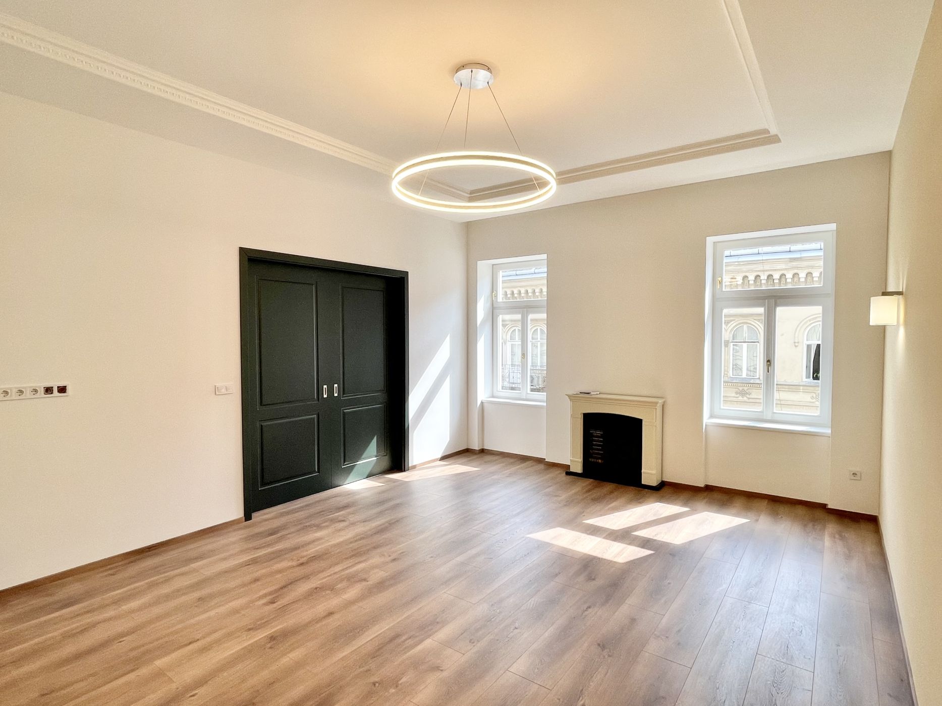 Fully renovated apartment for sale in downtown