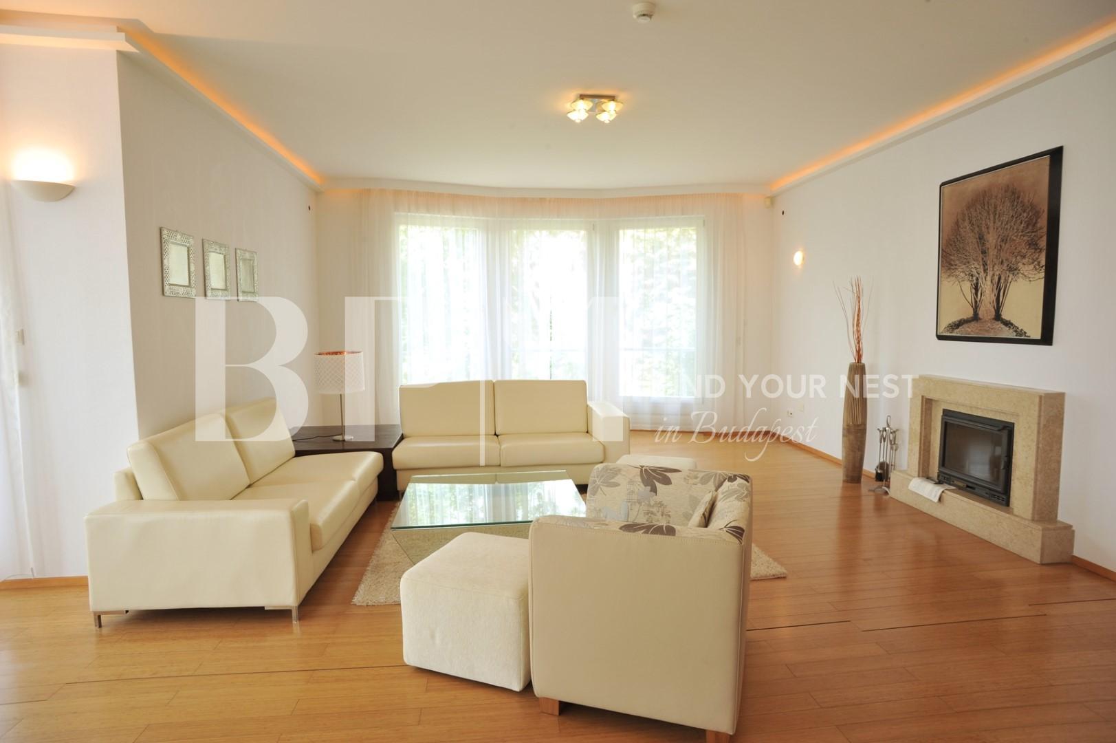 Luxurious three bedrooms apartment at buda
