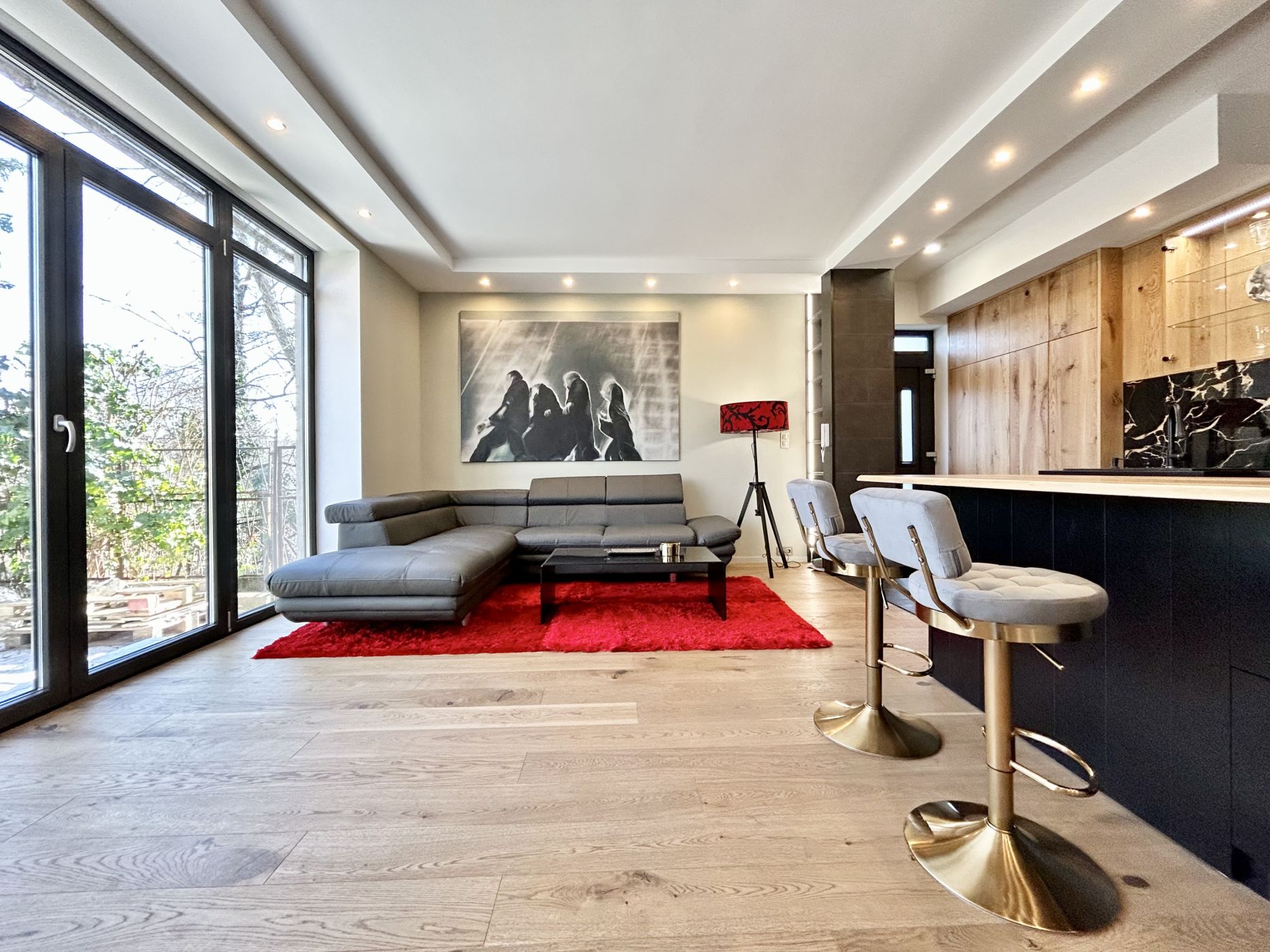 Newly renovated apartment with private garden