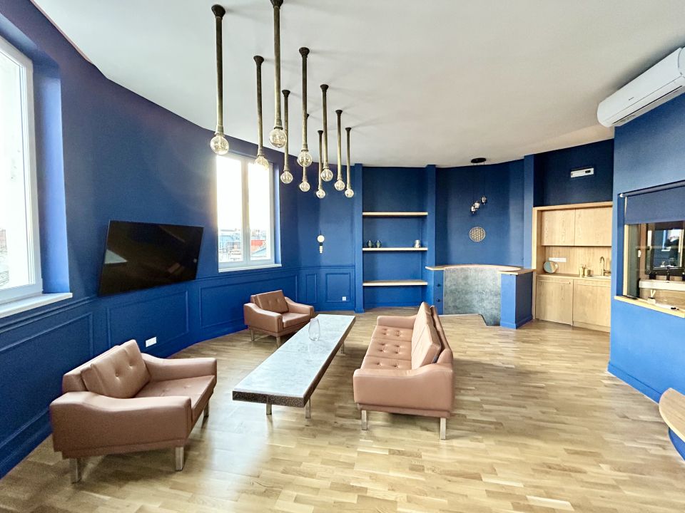 Penthouse for rent with panoramic view!