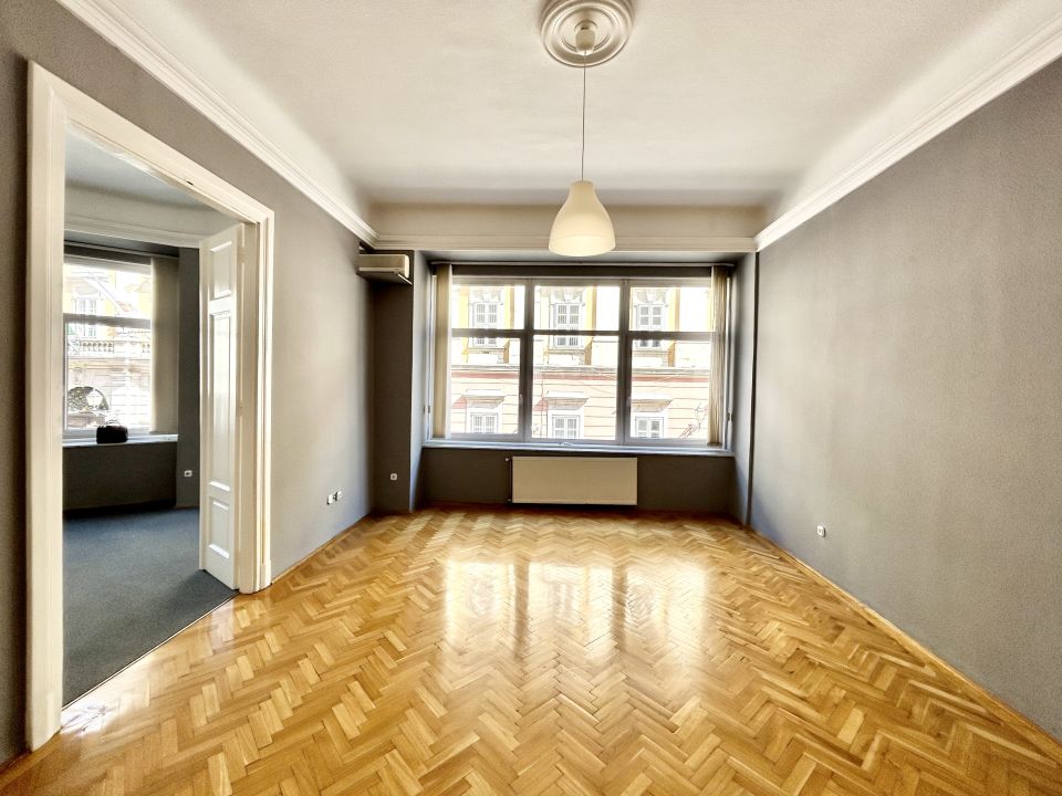 Two bedrooms apartment in downtown
