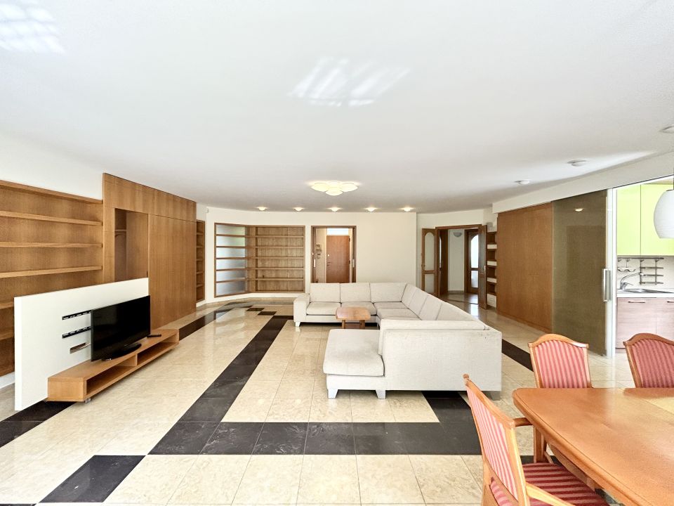 Spacious apartment with three bedrooms for sale