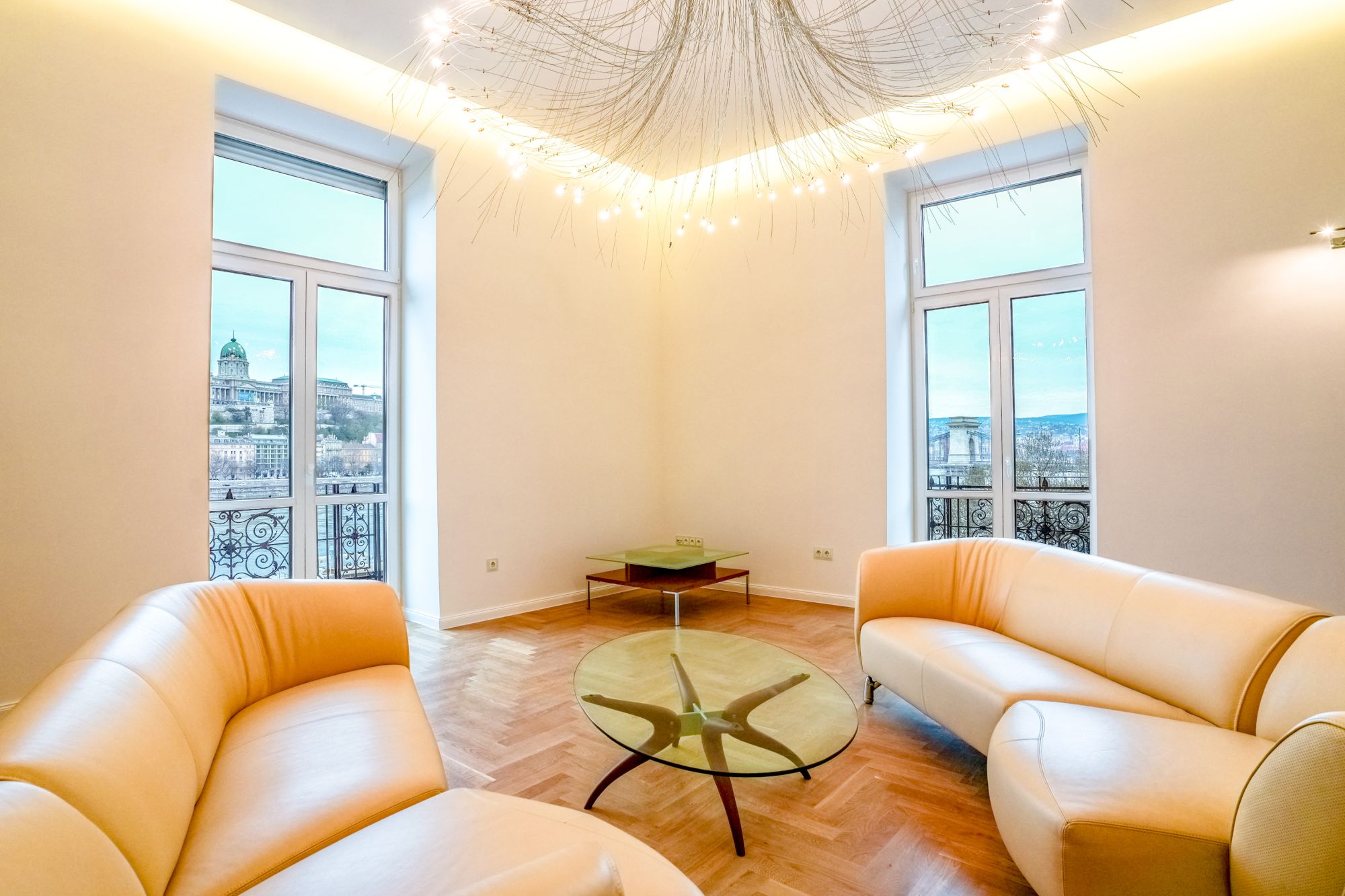 Luxury apartment in downtown for RENT