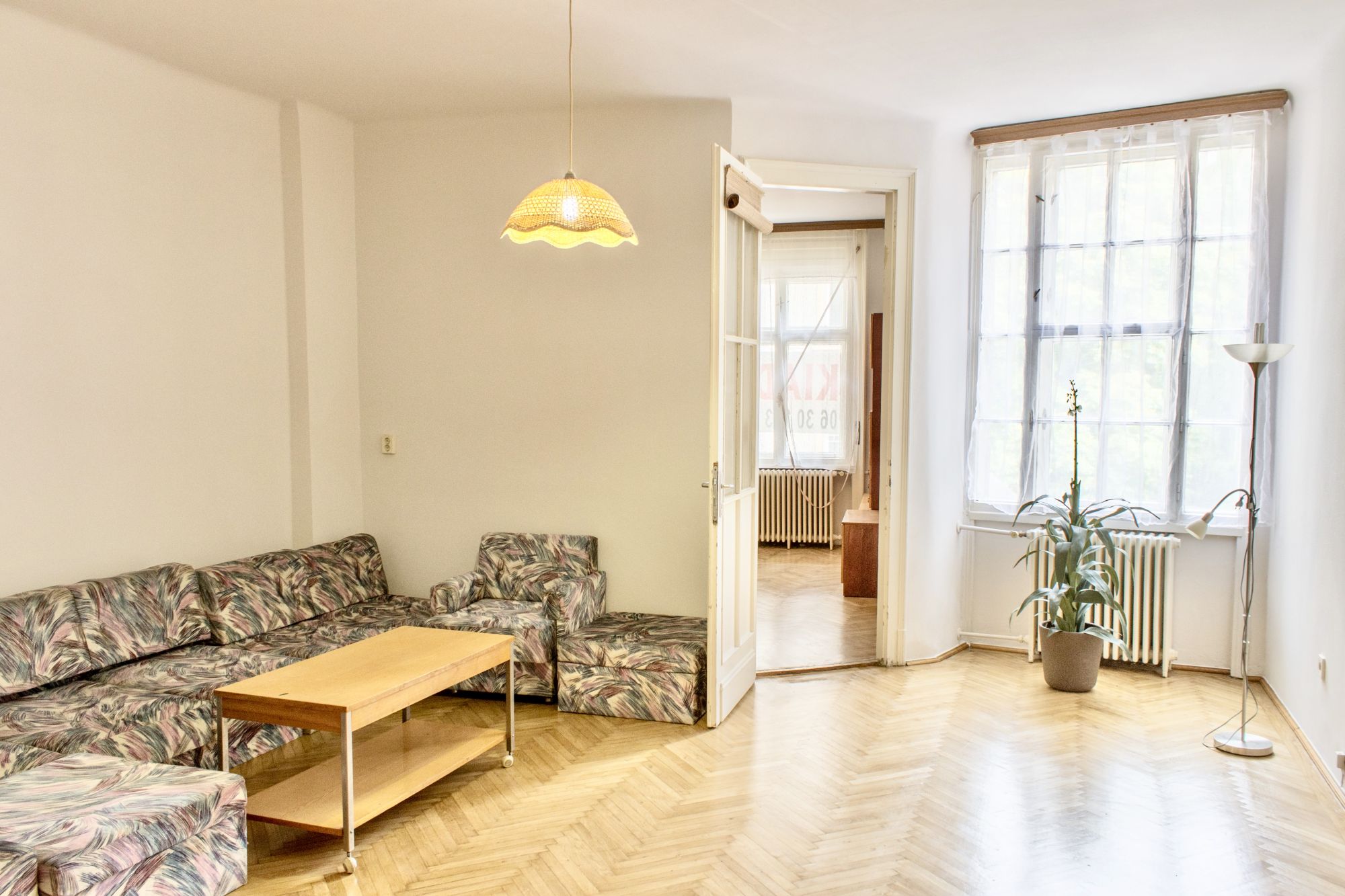 Sunny apartment for RENT
