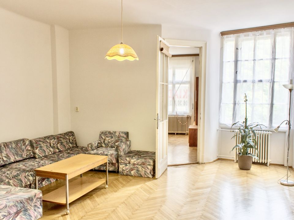 Sunny apartment for RENT