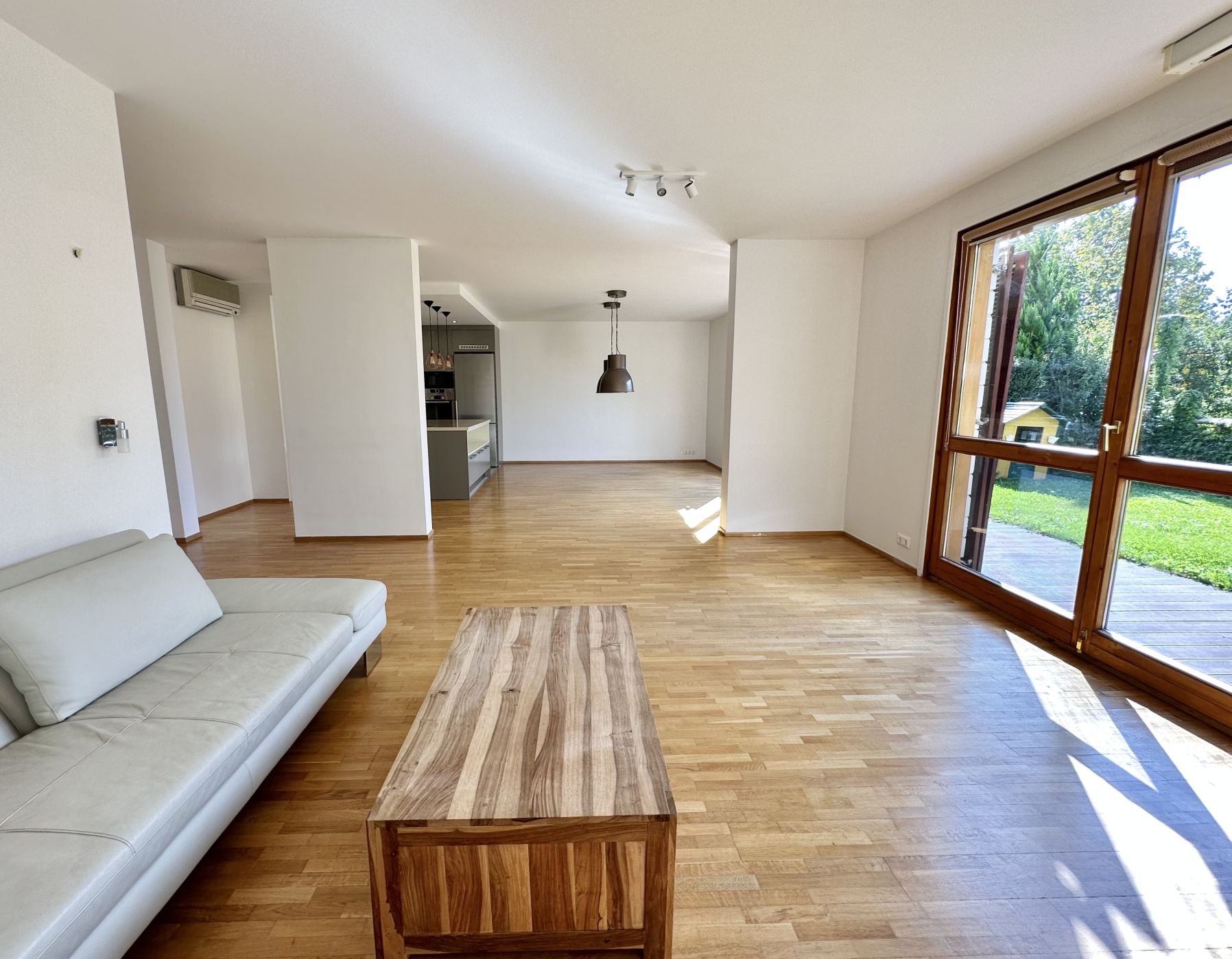 Luxury apartment with private garden for rent on gellérthegy