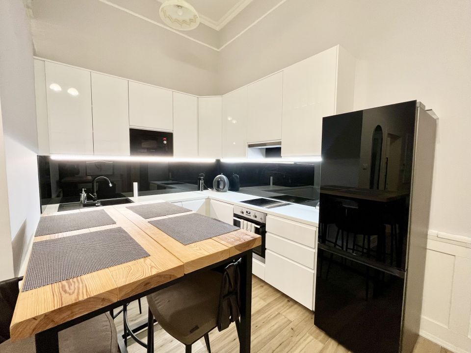 Liberty Square: comfy and modern, 2 bedrooms