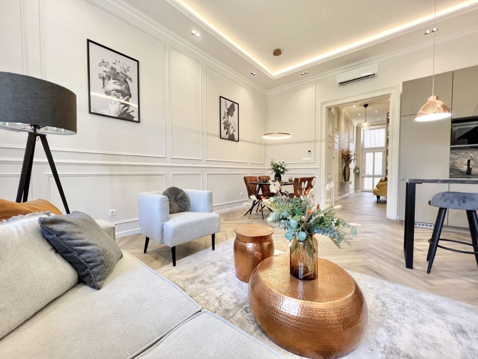 Unique luxurious apartment FOR SALE near Semmelweis University