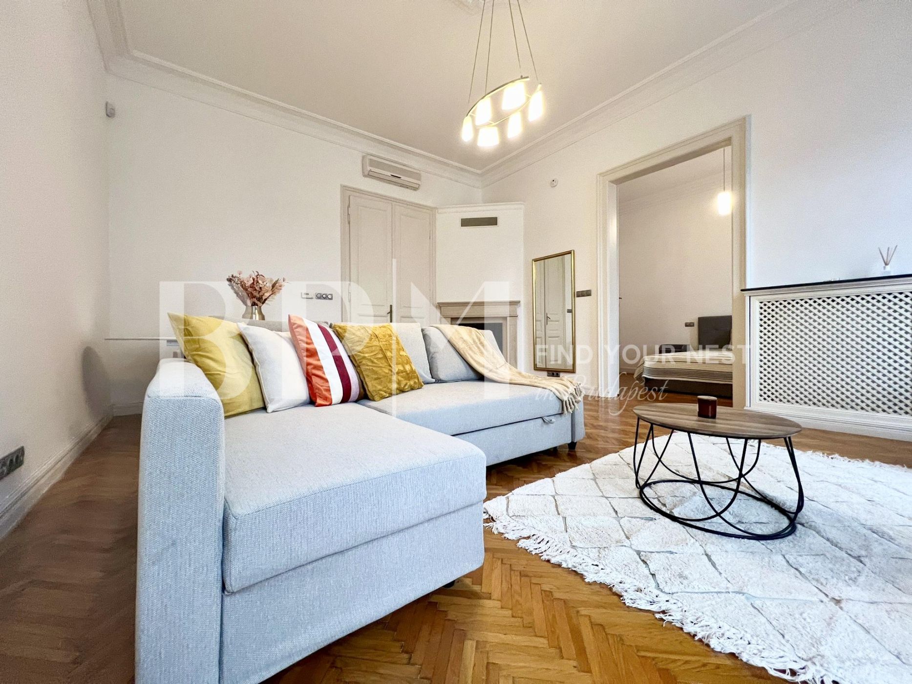 Spacious apartment for rent in the city center.