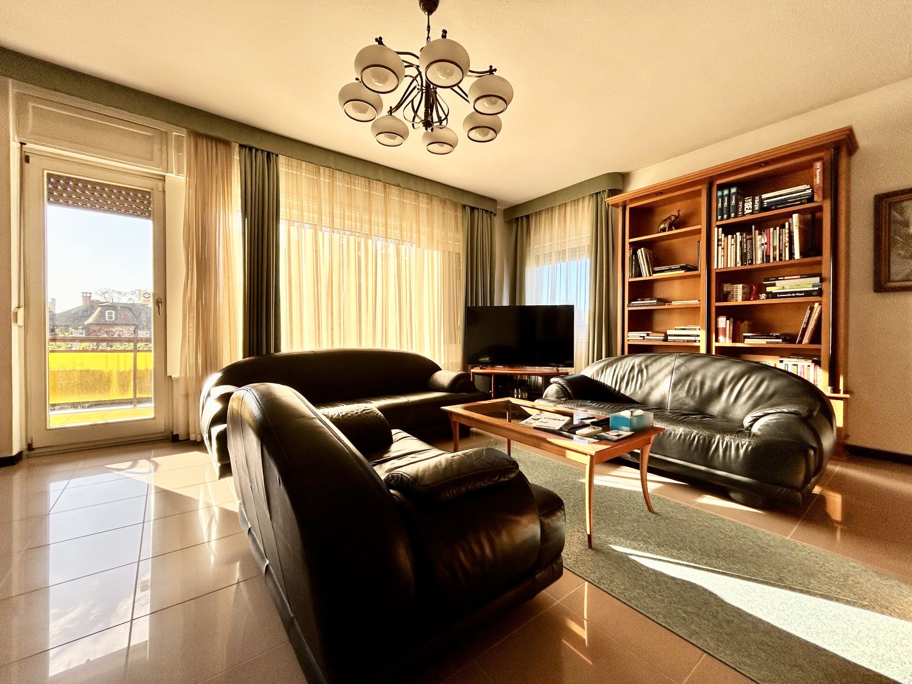 Two bedrooms apartment with panoramic view!