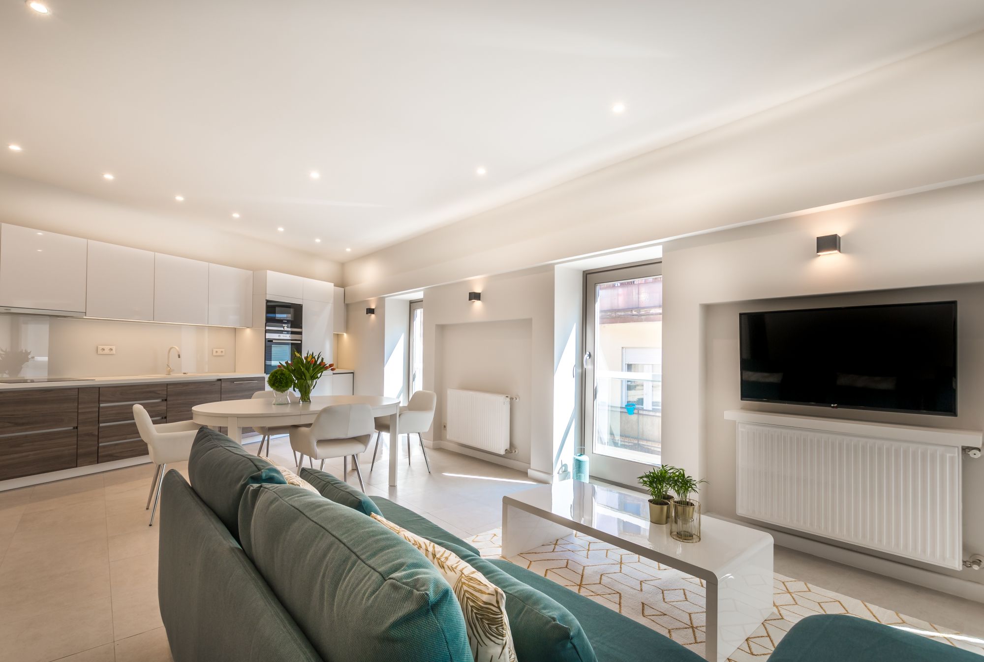 Newly renovated three bedroom apartment