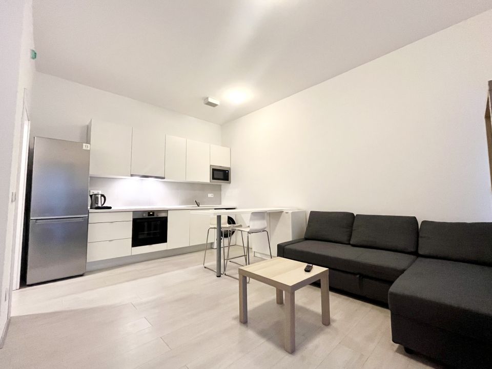 Univerity area: newly built, exclusive