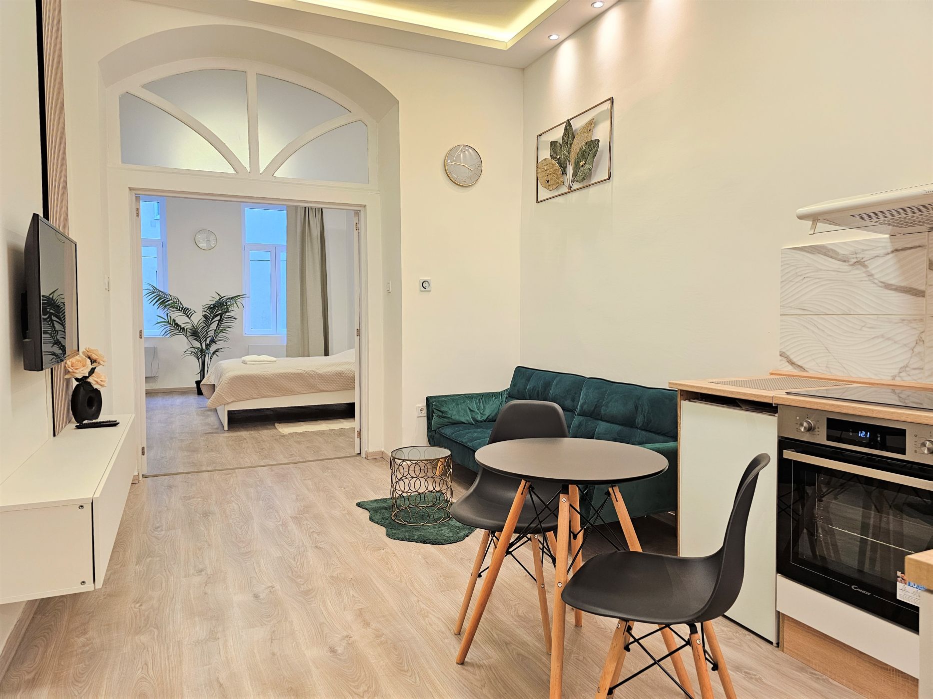 Luxurious condo near University Area