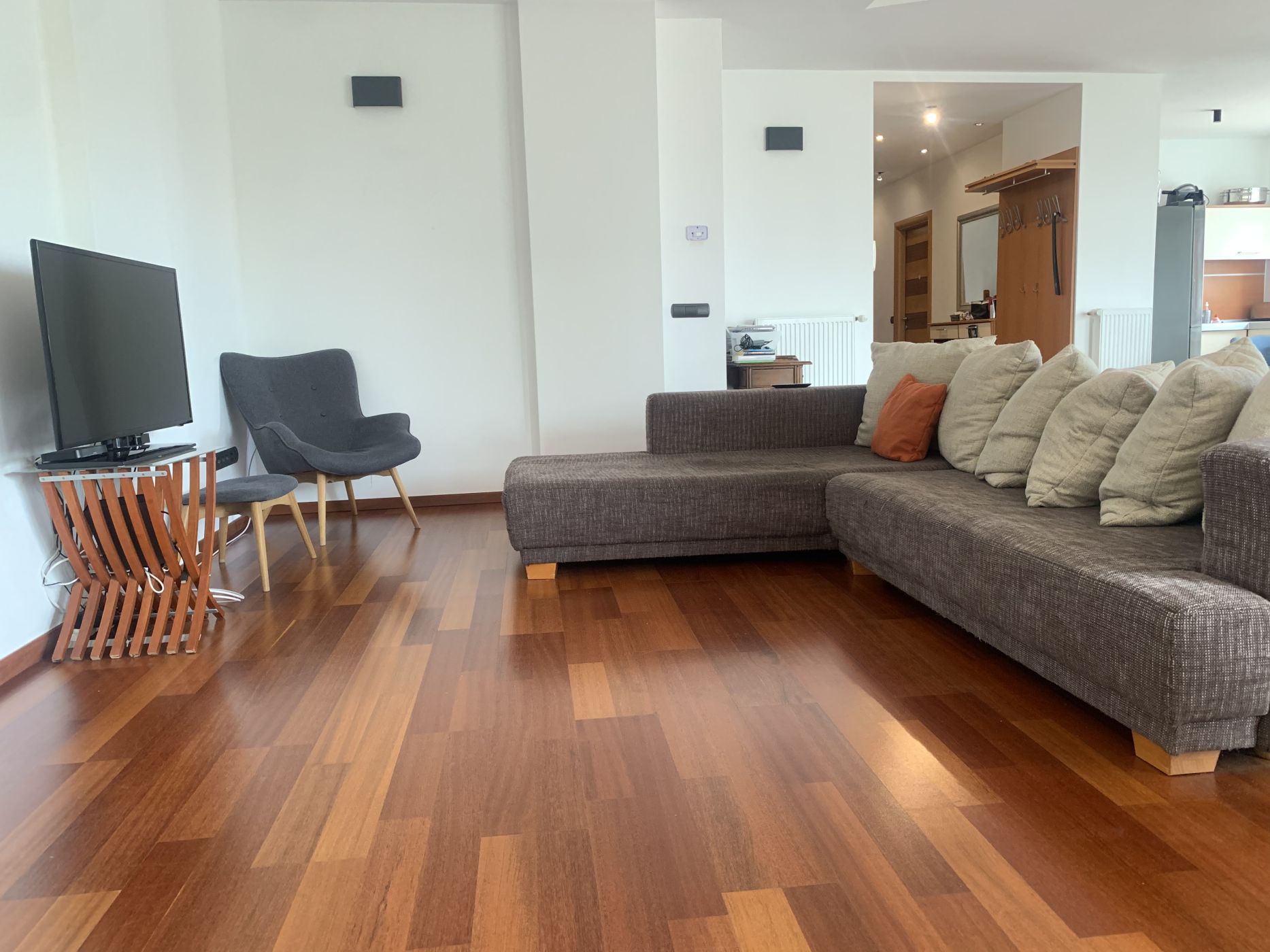 New 5 beds family home in green area