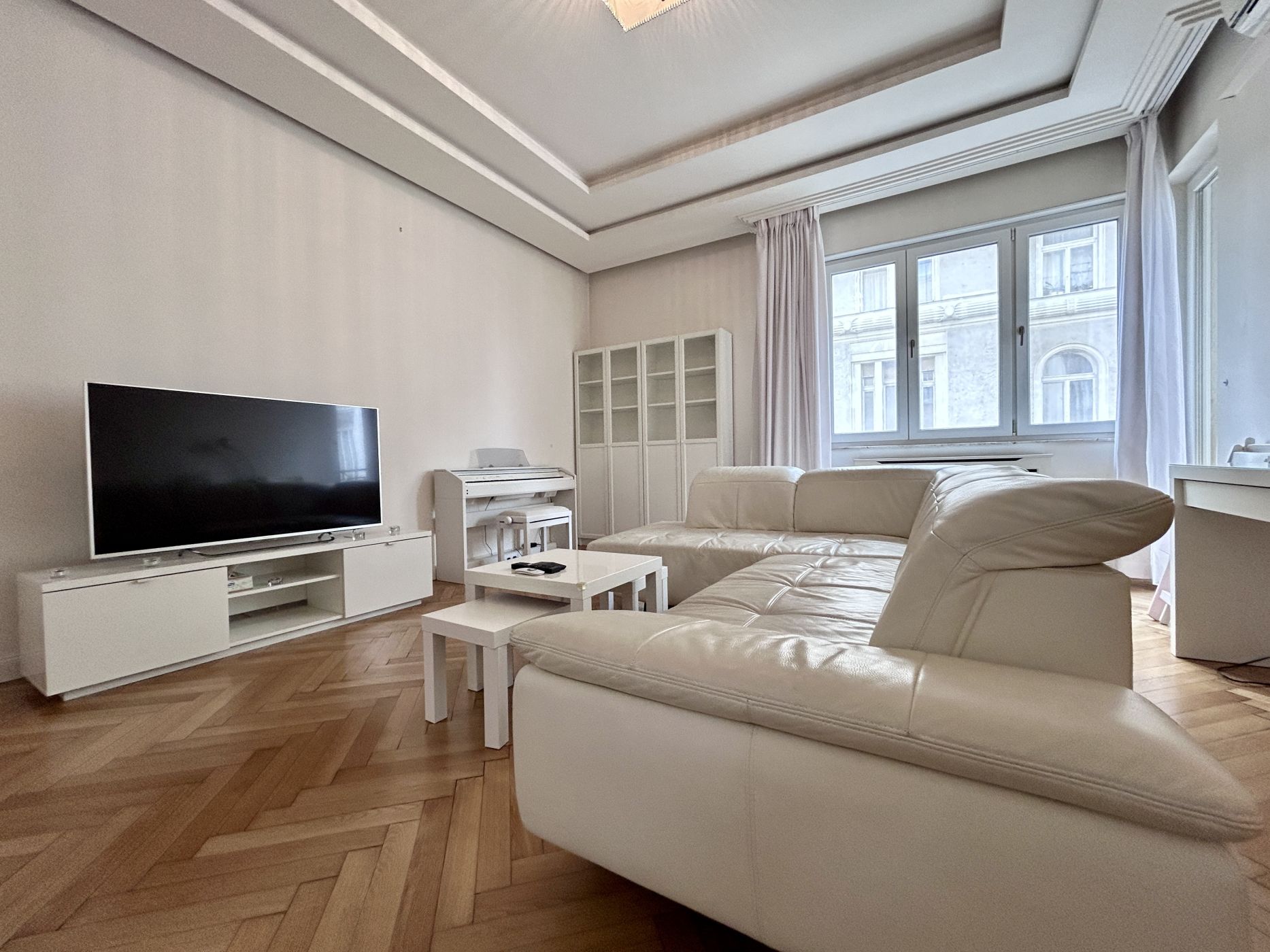 Newly Refurbished Apartment close to Parliament