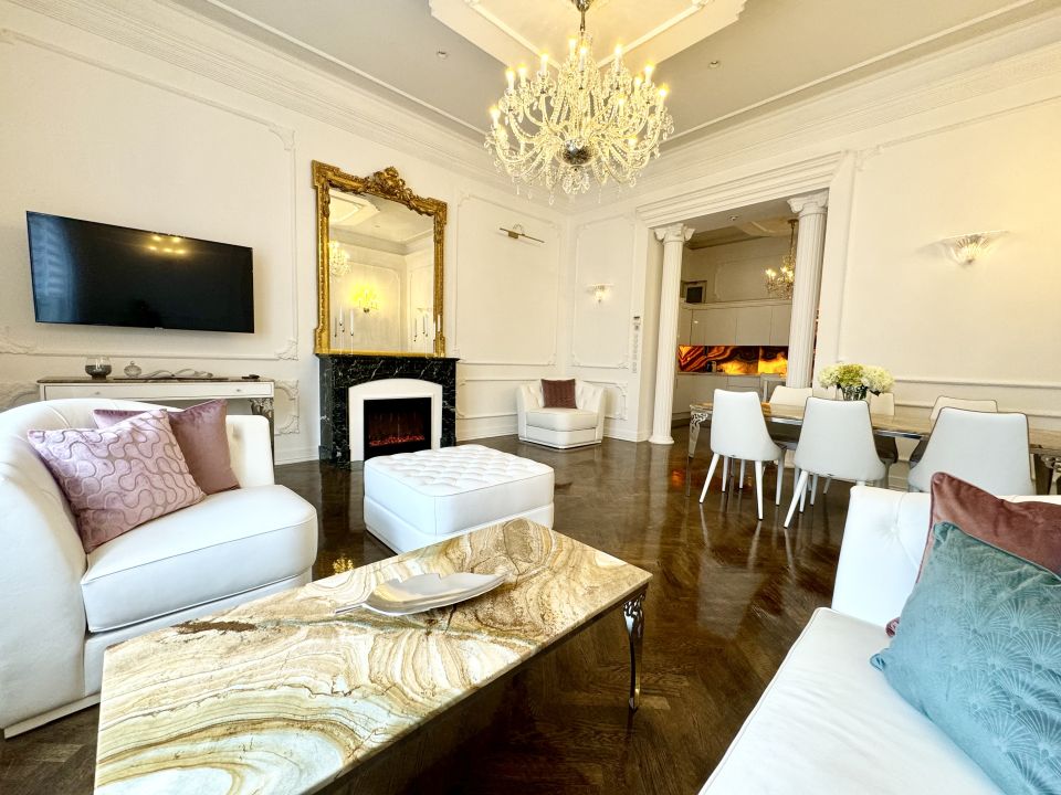 Luxury apartment at Andrassy Avenue