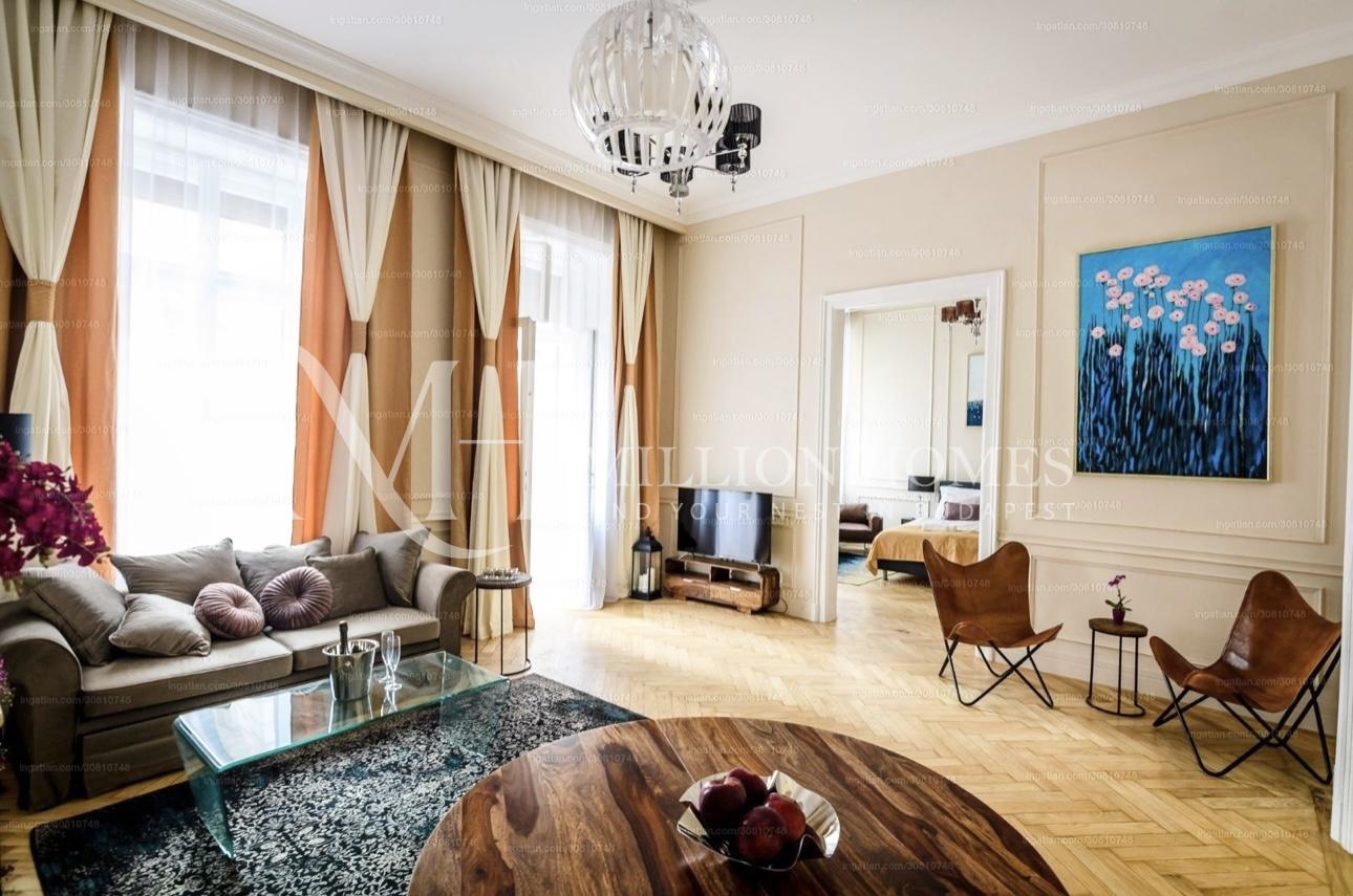 High-end apartment by Andrassy Avenue