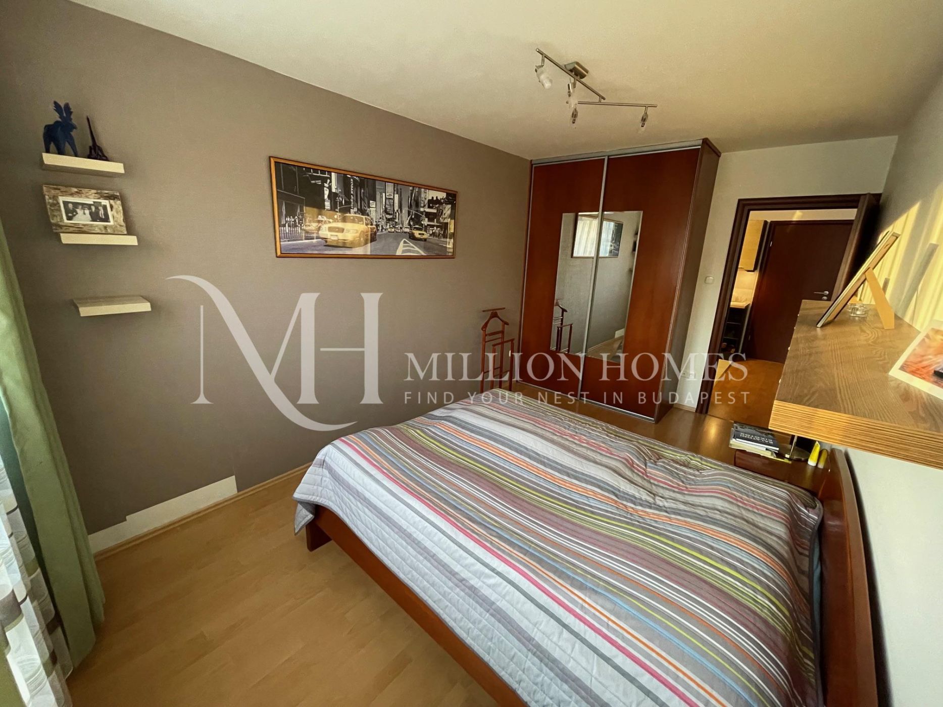 Bright 2 Bedroom Apartment Near Lehel Square