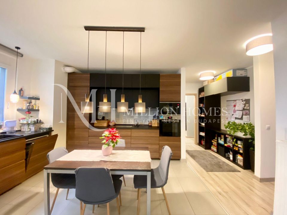 3 beds apartment at marina beach