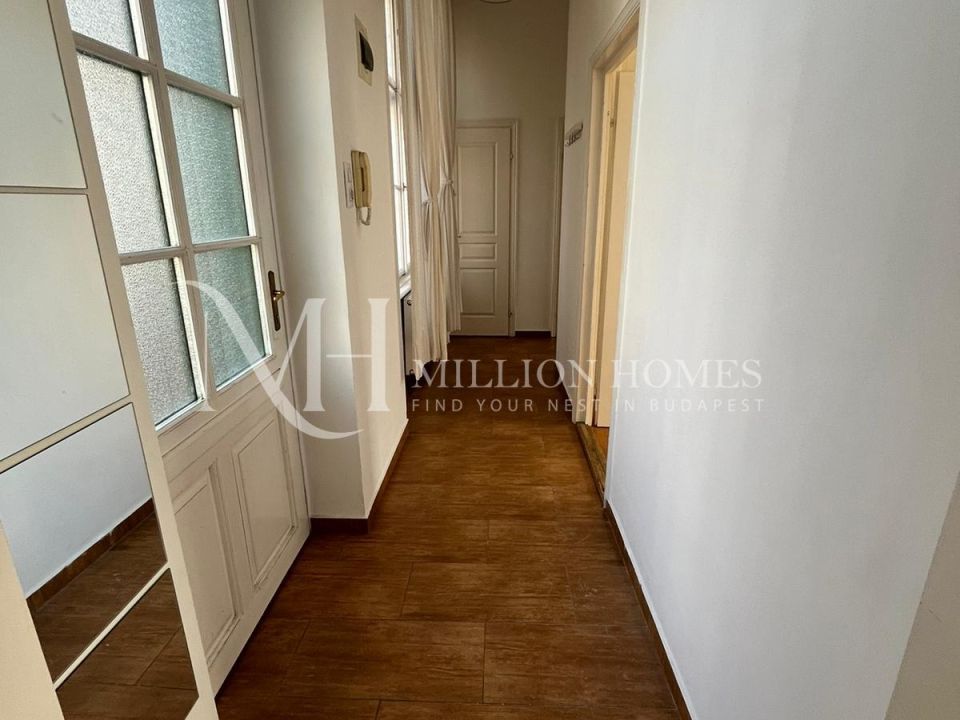 Sunny AIRBNB apartment near GOZSDU