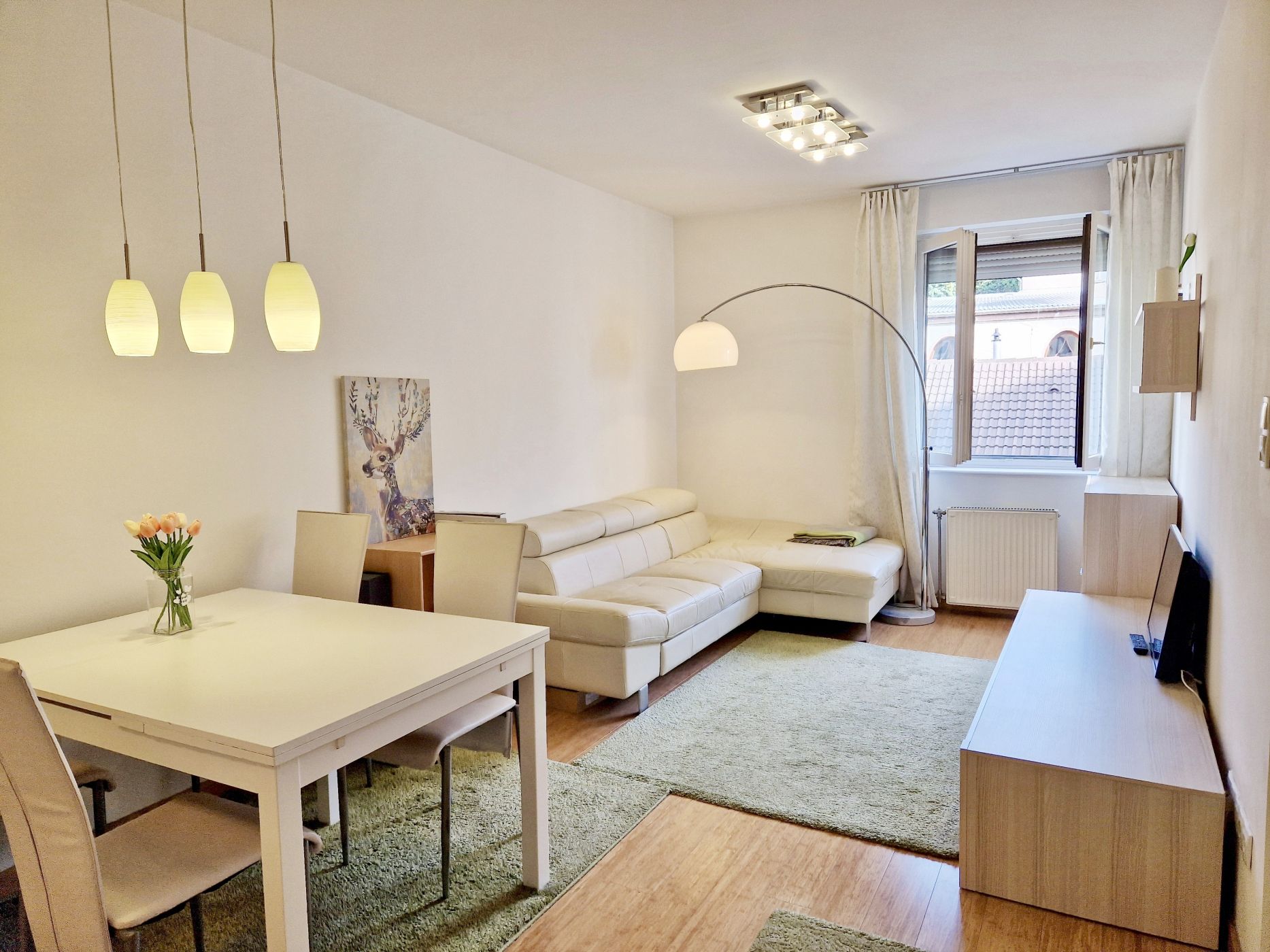 Cozy two Bedroom Apartment in Corvin Quarter