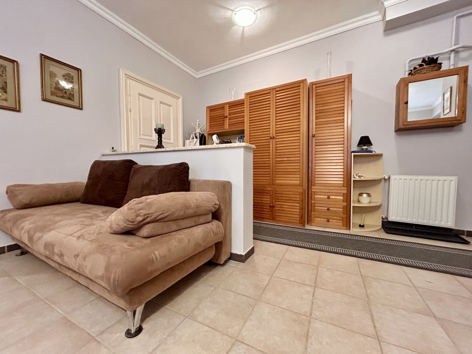 Quiet-Bright Apartment next to SOTE