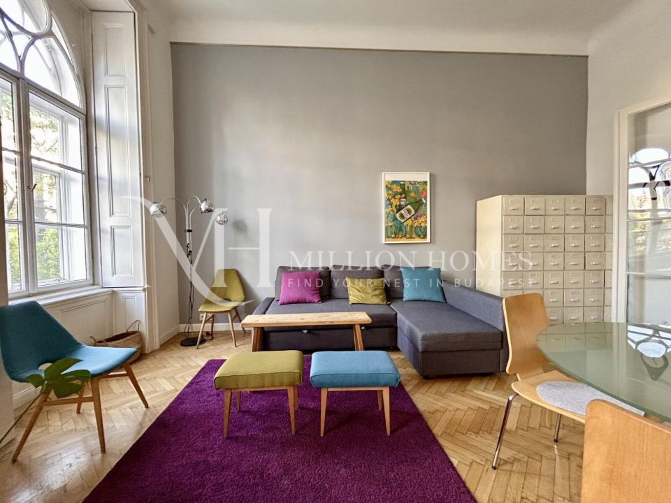 Modern Charm: Renovated Apartment next to Astoria