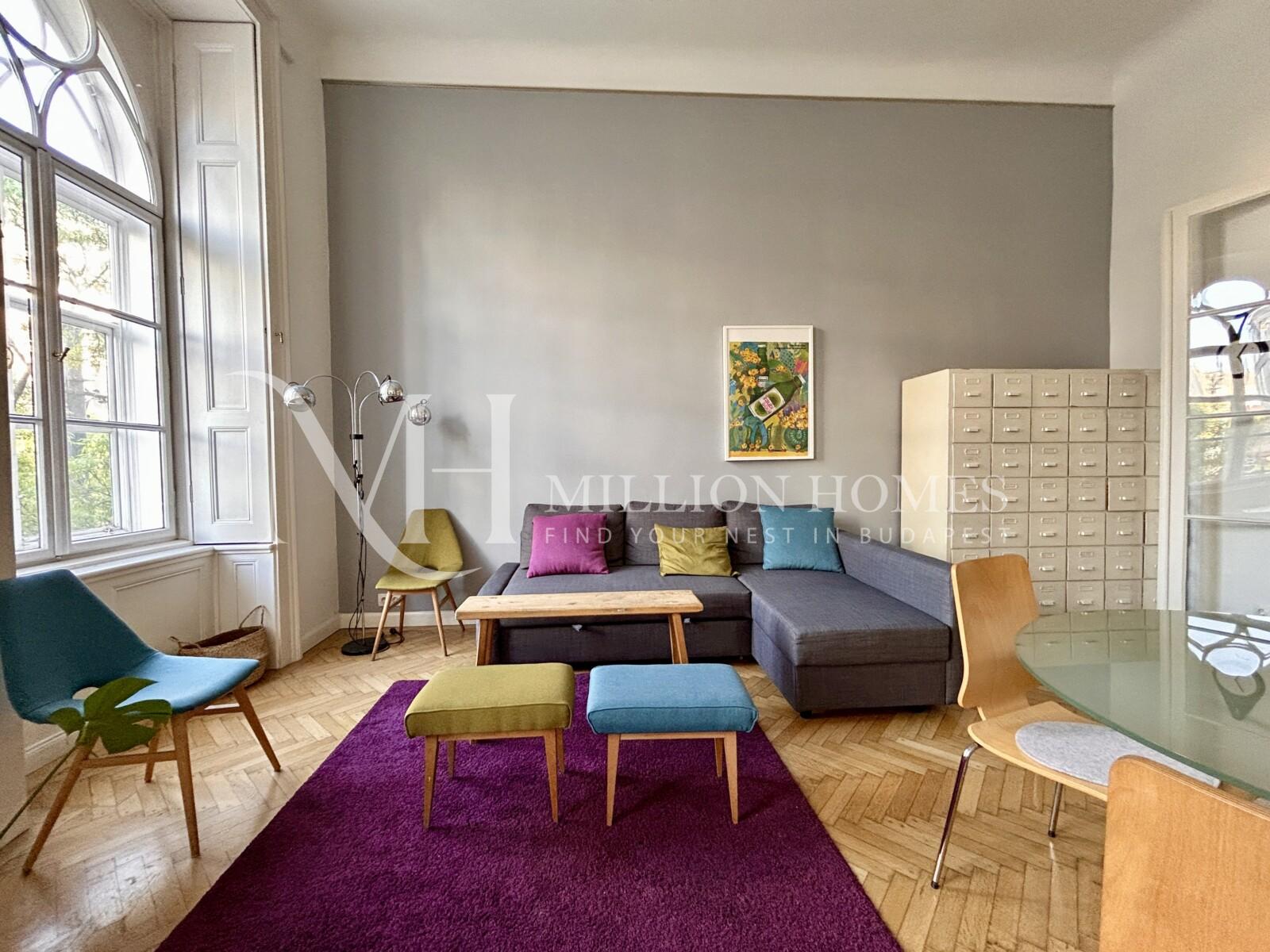 Modern Charm: Renovated Apartment next to Astoria