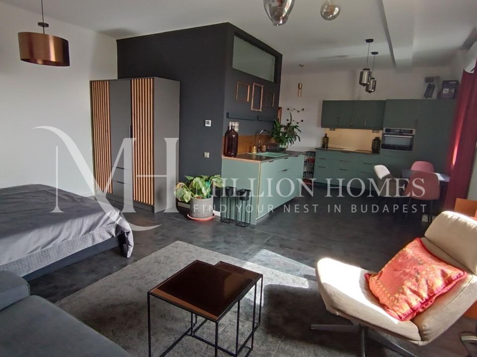 Bright and Spacious Studio with Stunning Views