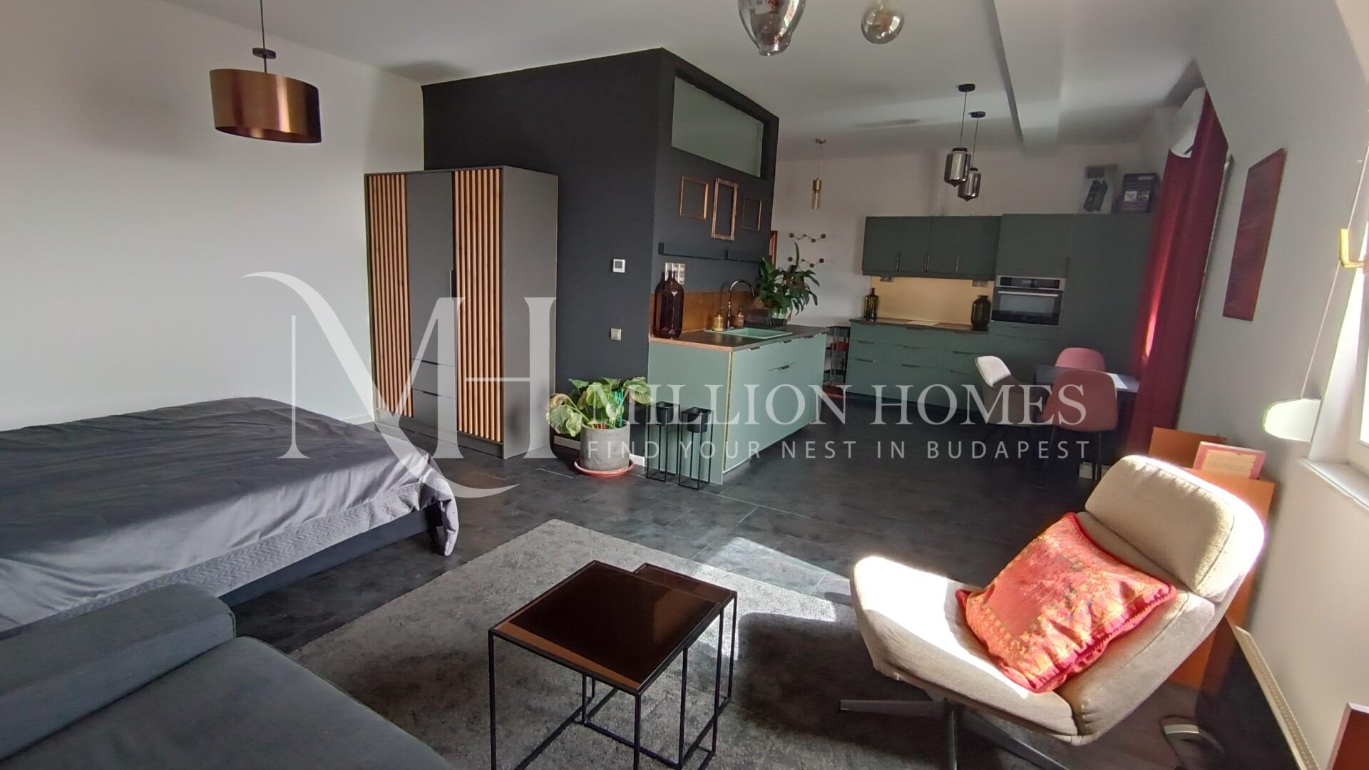 Bright and Spacious Studio with Stunning Views