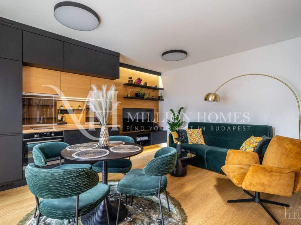Beautiful high-end apartment in downtown for sale