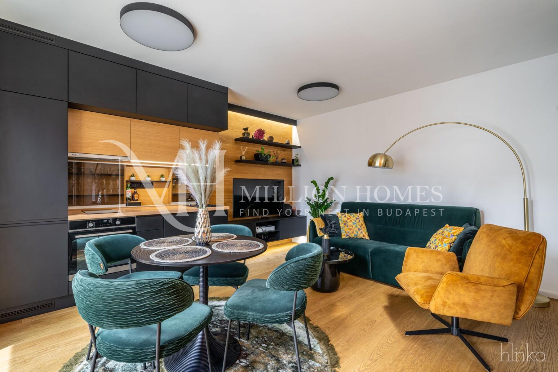 Beautiful high-end apartment in downtown for sale