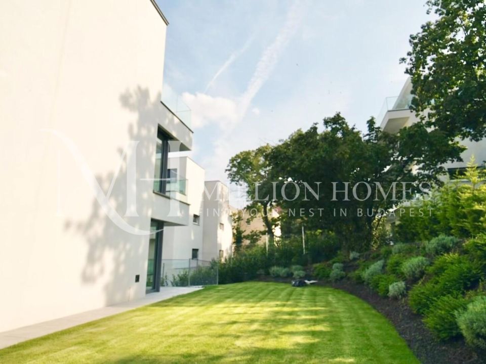 Brand new green area luxury apartment.