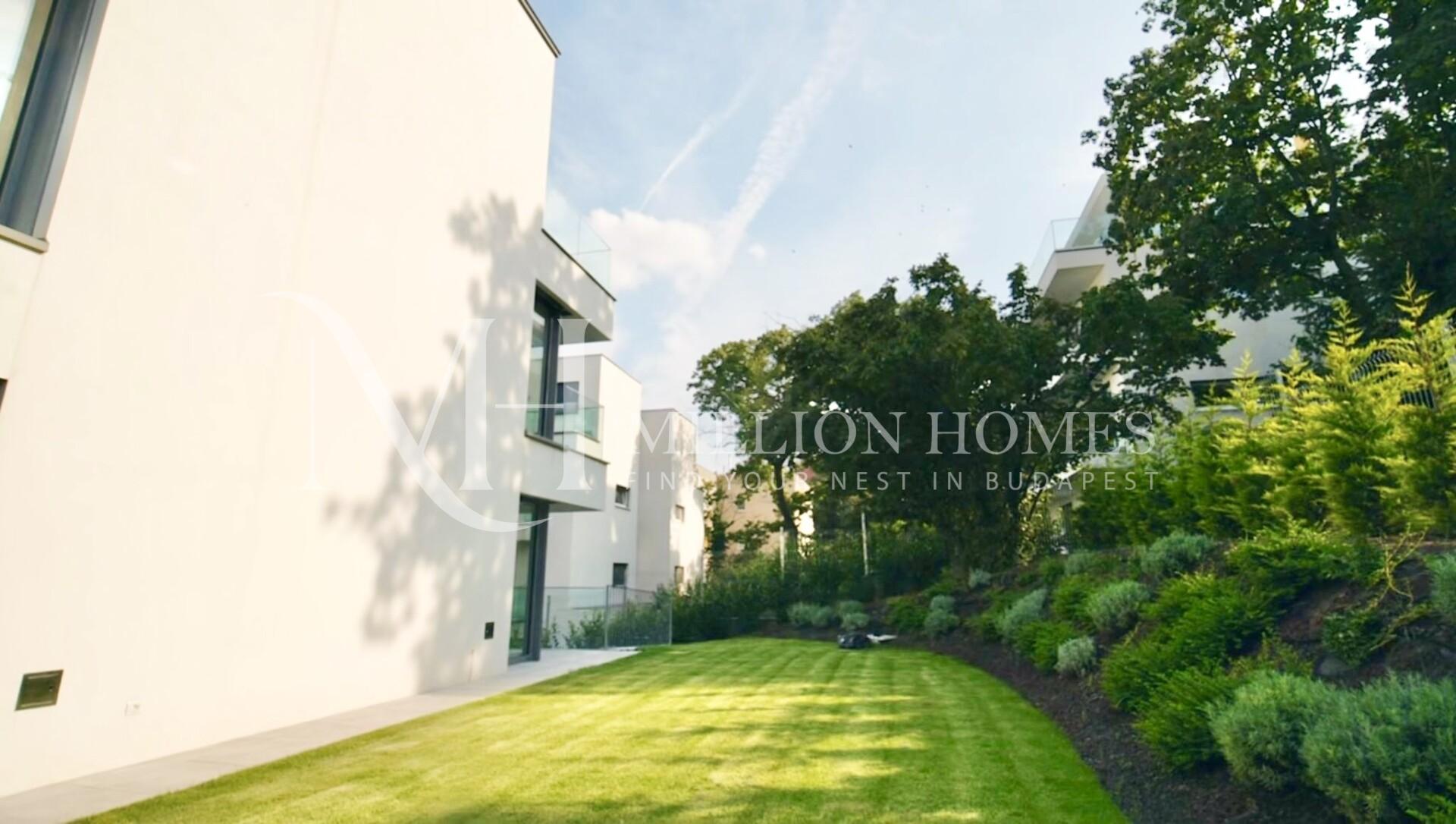 Brand new green area luxury apartment.