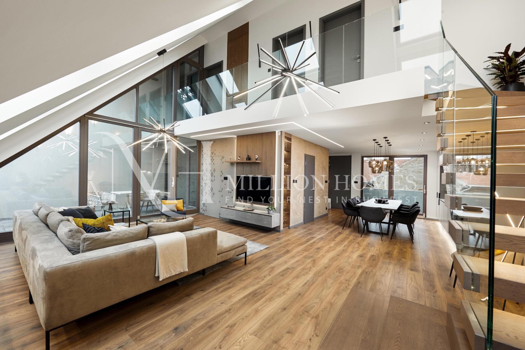 Luxury 3 bedrooms apartment in downtown.