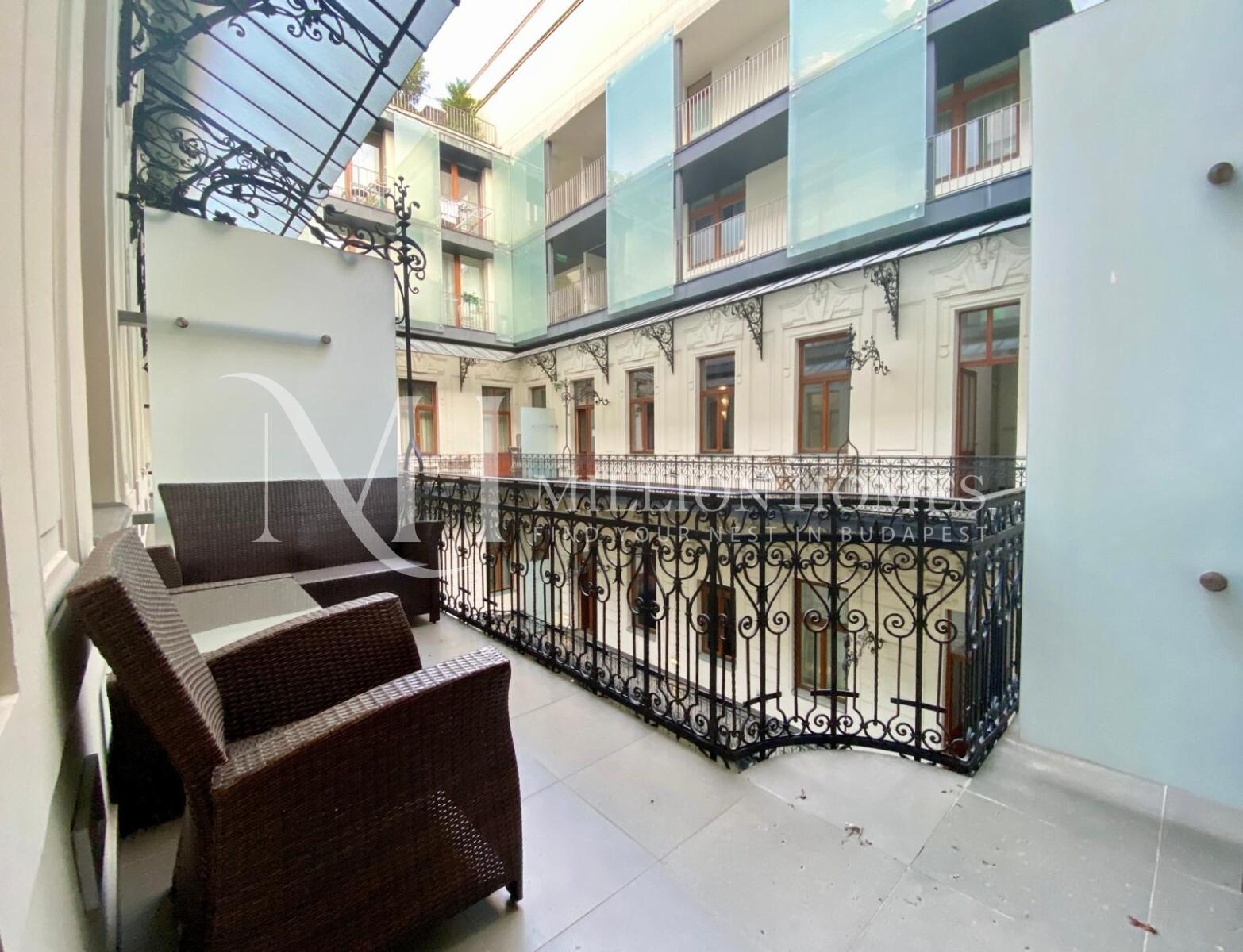 Luxury apartment at parliament