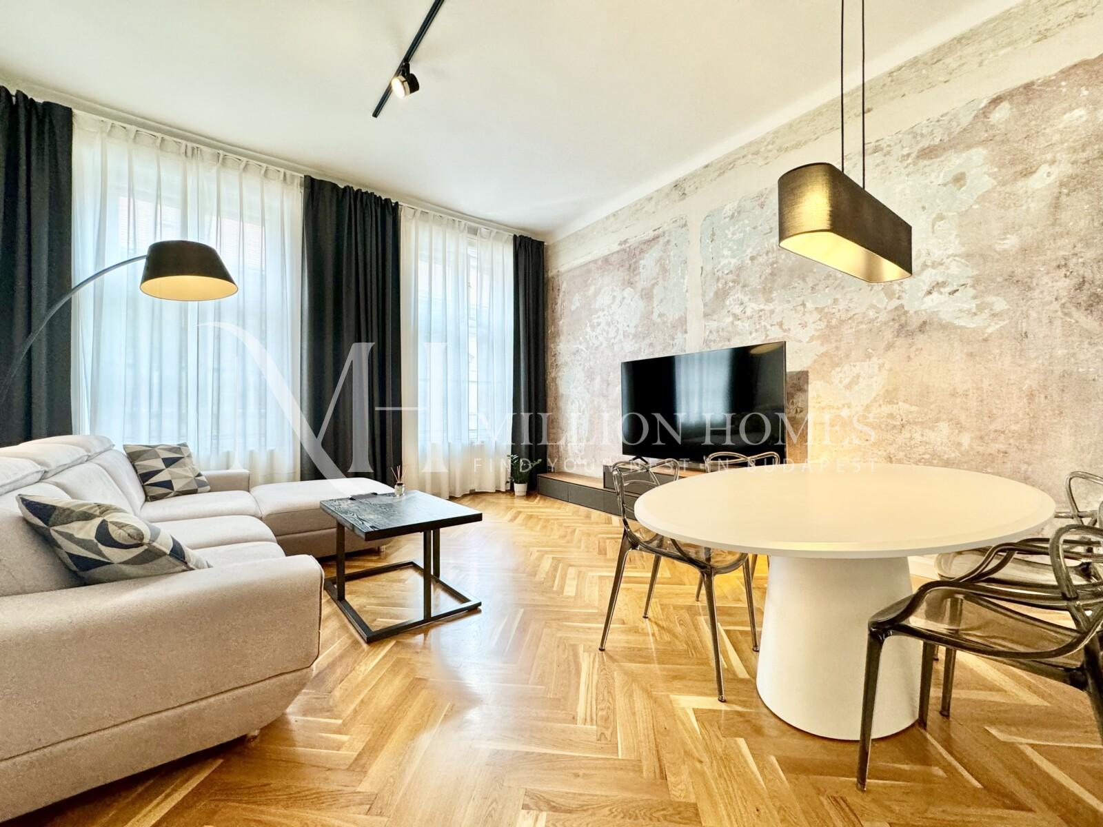 Beautiful spacious apartment in the heart of the city.