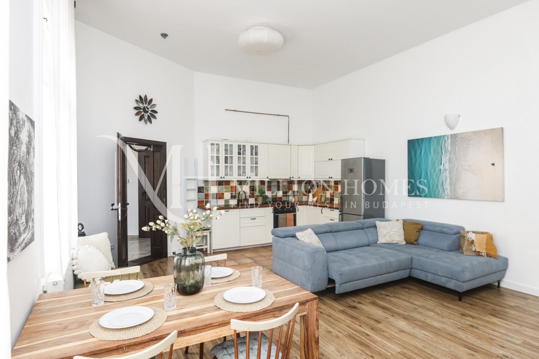 Fully renovated apartment in downtown
