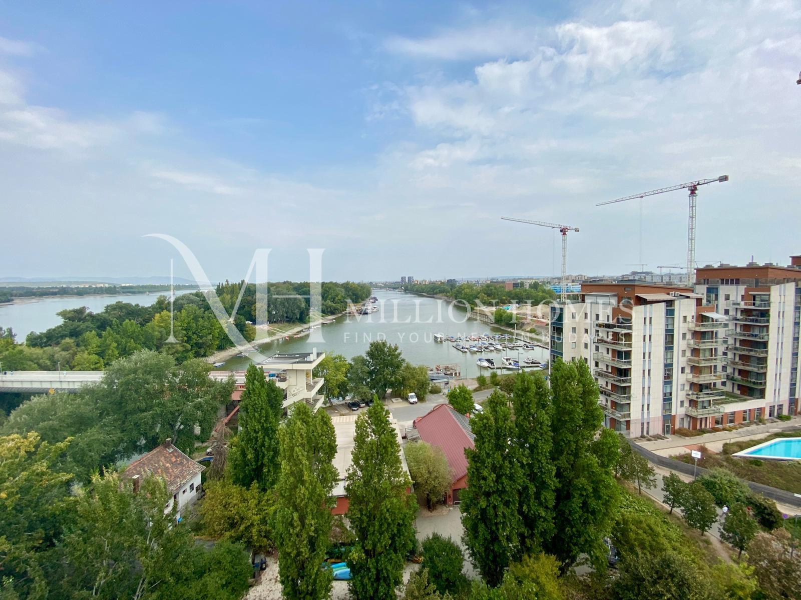 Panoramic view at Marina