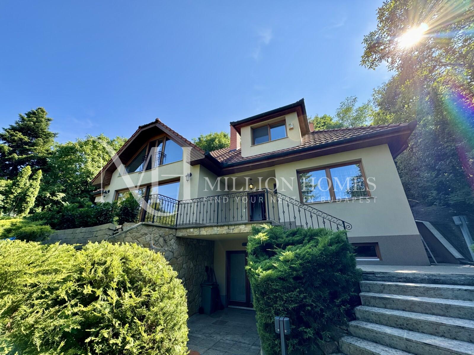 Mediterranean inspired house with pool in Szentendre