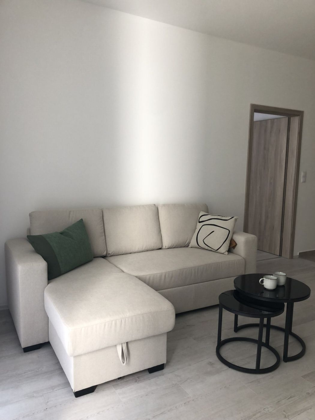 Chic Modern Apartment for Rent in Eco-Friendly Building near Andrássy út