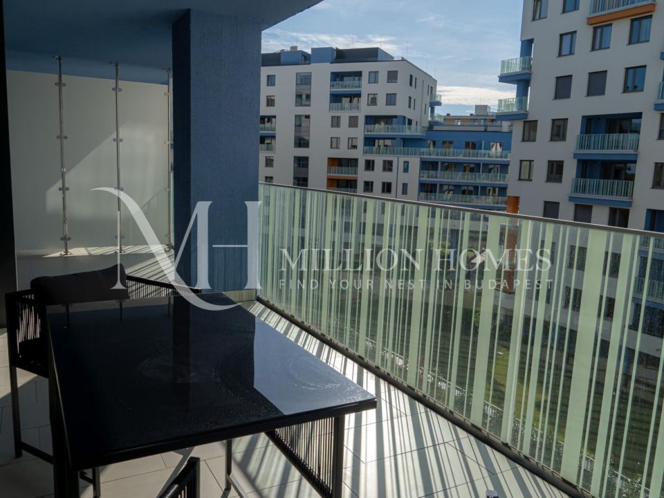 Modern and bright Apartment with Spacious Terrace near the Danube bank