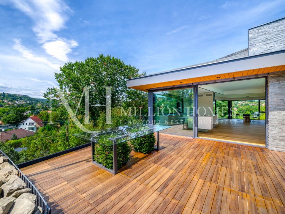 Extravagant High-End Villa with pool and panorama