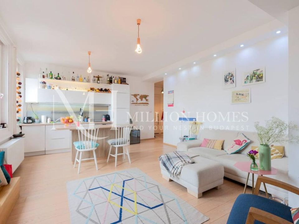 Elegant, Sunlit Top-Floor Apartment in the Heart of the 5th District