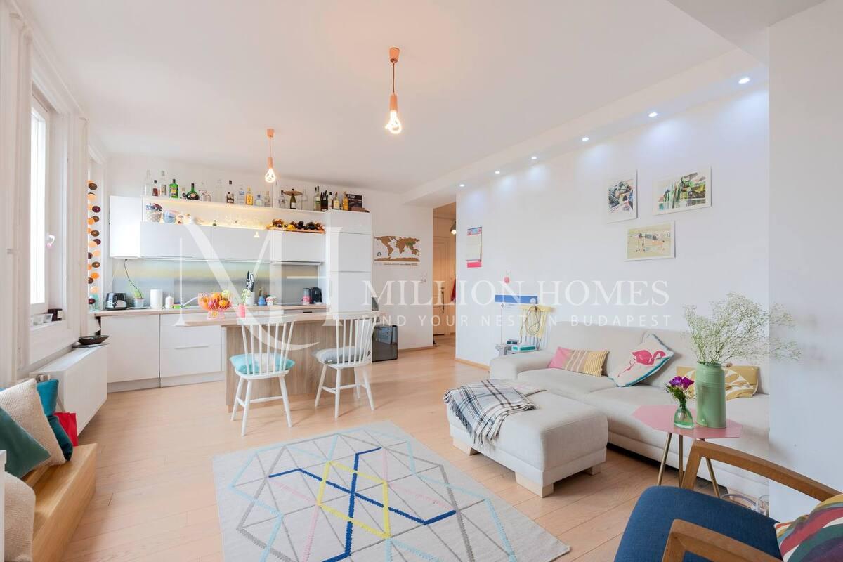 Elegant, Sunlit Top-Floor Apartment in the Heart of the 5th District