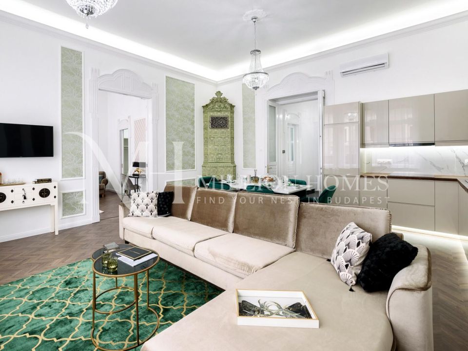 Luxurious 3-Bedroom Apartment Next to the Opera House