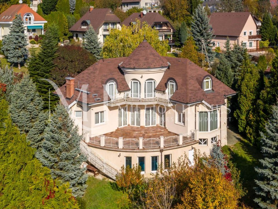 Classic-Style Villa in Buda / URGENT SALE UNDER MARKET PRICE