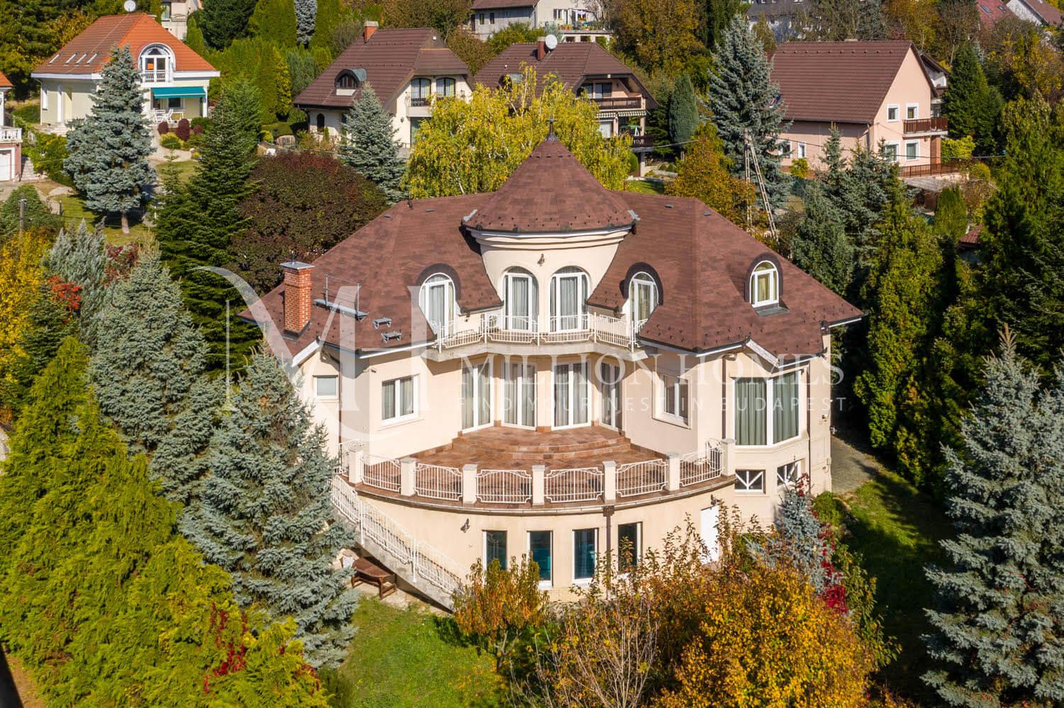 Classic-Style Villa in Buda / URGENT SALE UNDER MARKET PRICE